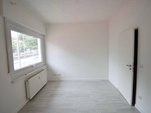 Wohnung zur Miete 450 € 1 Zimmer 20 m² frei ab sofort Hansaallee 100 Oberkassel Stadtbezirk 4 40547