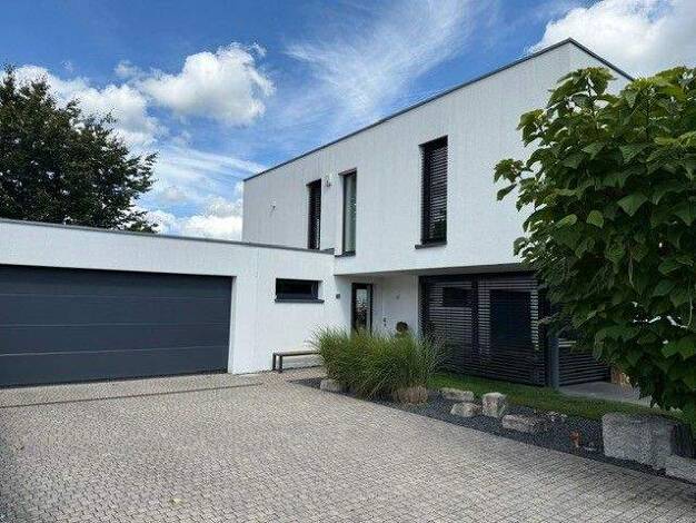 Einfamilienhaus zum Kauf provisionsfrei 1.180.000 € 5 Zimmer 161,9 m² 635 m² Grundstück Johann-Attenberger-Straße 7 Neumarkt Neumarkt in der Oberpfalz 92318
