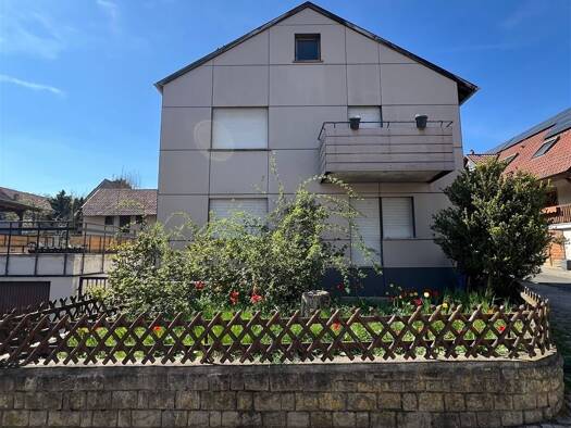 Einfamilienhaus zum Kauf 210.000 € 6,5 Zimmer 200 m² 783 m² Grundstück frei ab sofort Obernbreit 97342