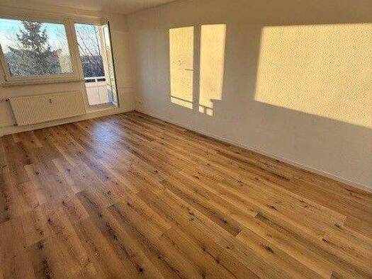 WG-Zimmer zur Miete 499 € 4 Zimmer 71,7 m² 3. Geschoss frei ab sofort Louis-Jentzsch-Straße 14 Silberhöhe Halle (Saale) 06132