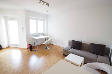 Wohnung zur Miete 650 € 1 Zimmer 41,3 m² Dachgeschoss, 2. Geschoss frei ab sofort Stubenloh Erlangen 91052