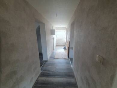 Wohnung zum Kauf 24.900 € 3 Zimmer 51 m² Dachgeschoss, 2. Geschoss frei ab sofort Menteroda Menteroda 99996