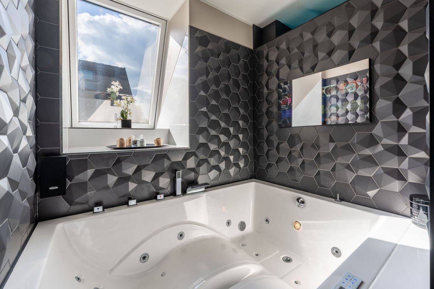 Property thumbnail 9