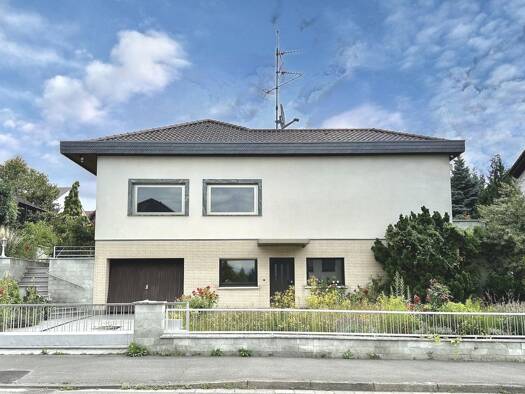 Einfamilienhaus zum Kauf 8 Zimmer 122,4 m² 592 m² Grundstück Biebrich Wiesbaden 65187