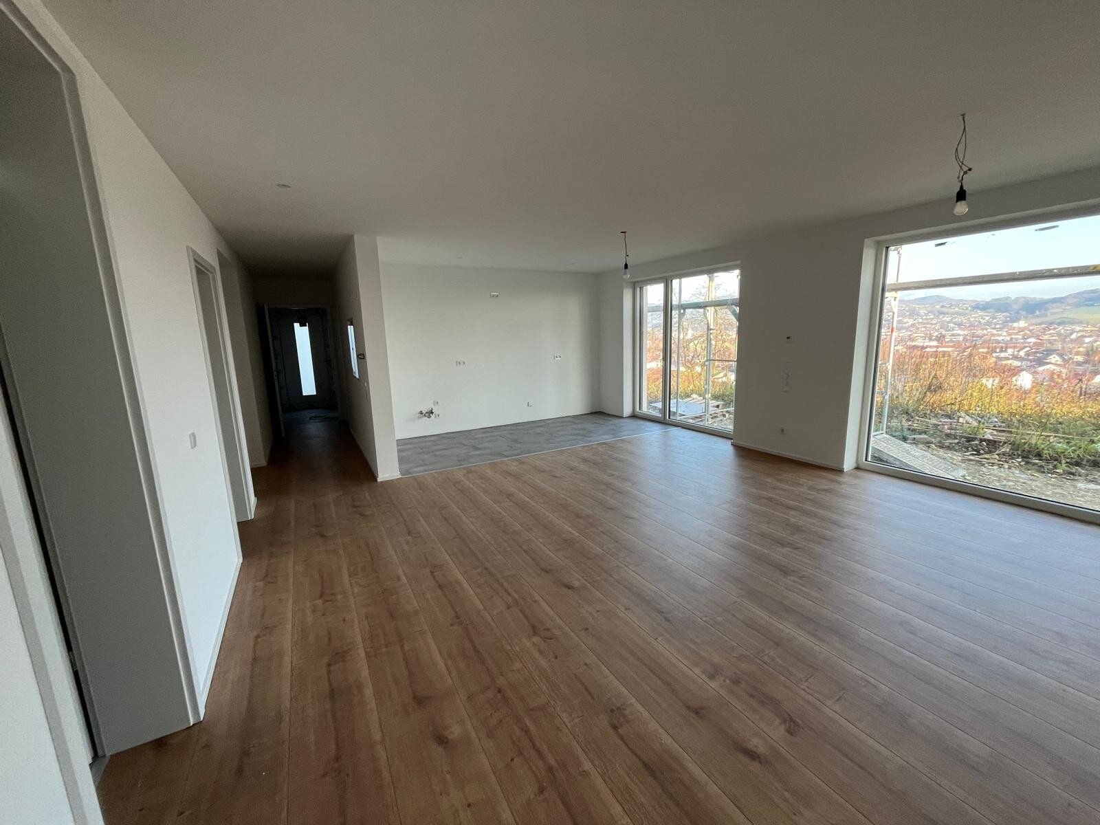 Wohnung zur Miete 1.040 € 2,5 Zimmer 90 m²<br/>Wohnfläche EG<br/>Geschoss ab sofort<br/>Verfügbarkeit Deggendorf Deggendorf 94469