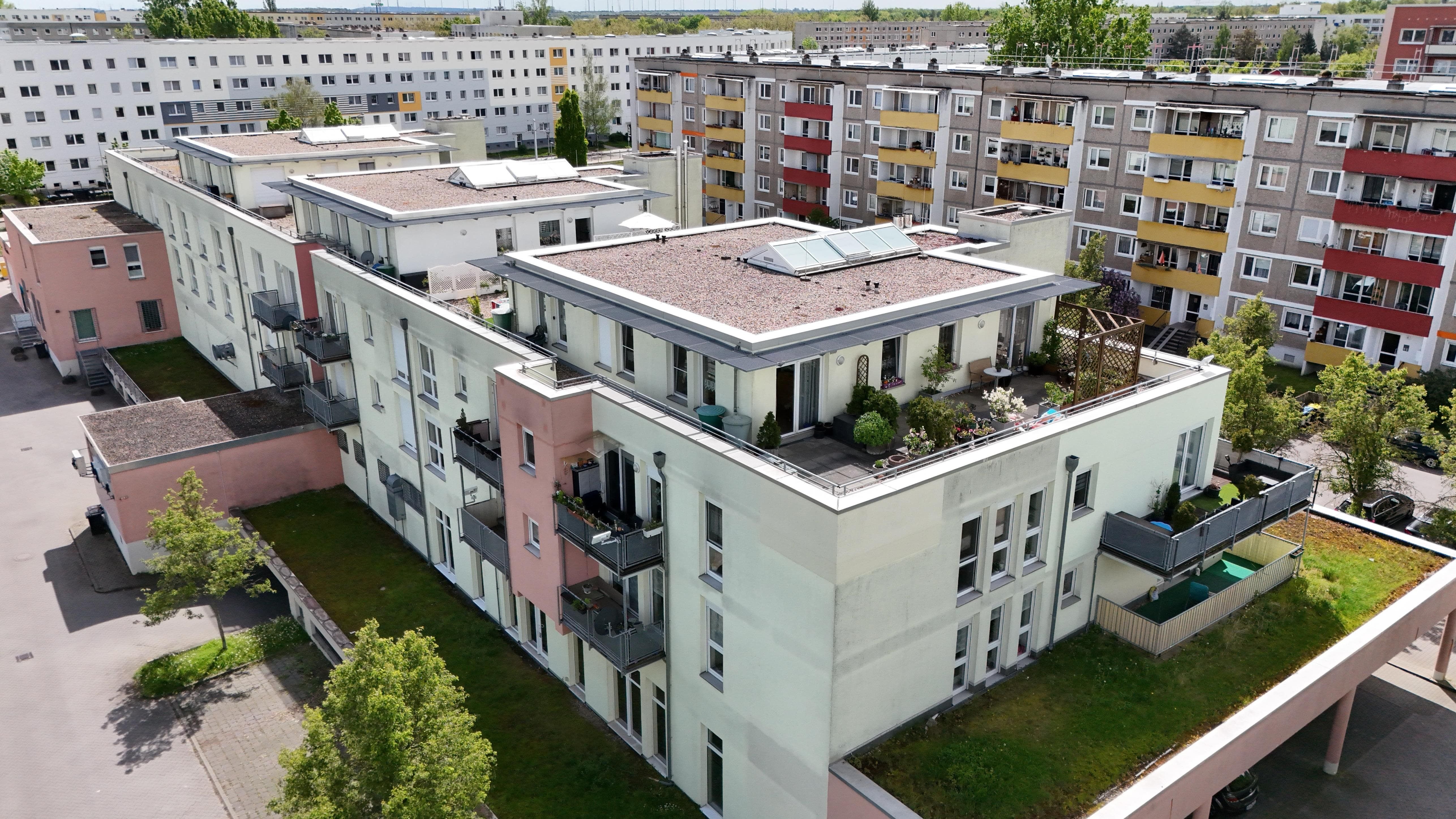 Wohnung zum Kauf 125.000 € 2 Zimmer 69 m²<br/>Wohnfläche 1.<br/>Geschoss Westliche Neustadt Halle 06126