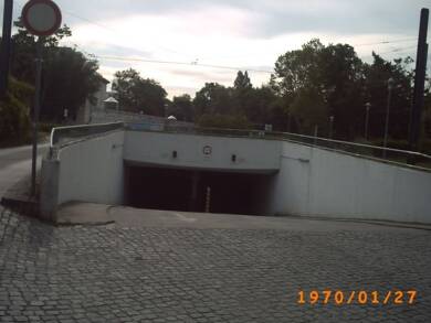Tiefgaragenstellplatz zur Miete provisionsfrei 60 € Kirschallee Bornstedt Potsdam 14469