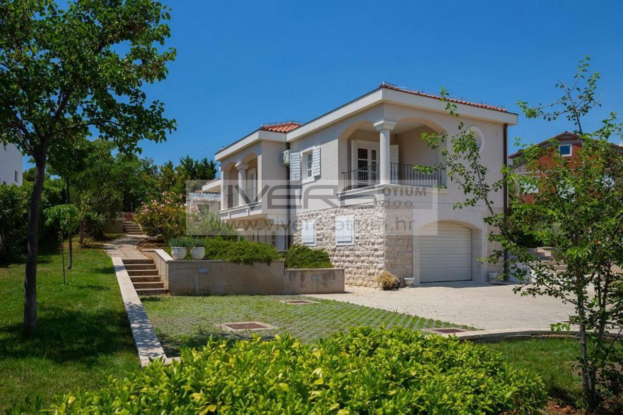 Haus zum Kauf 1.400.000 € 9,5 Zimmer 391 m²<br/>Wohnfläche 1.400 m²<br/>Grundstück Vodice center