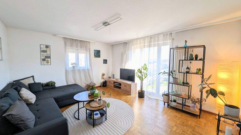 Außergewöhnliche 5 Zi. Eigentumswohnung mit großem Garagenstellplatz auf dem Salzert