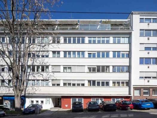 Wohnung zur Miete 1.140 € 2,5 Zimmer 50 m² Geschoss 2/5 frei ab sofort Uhlandstraße 11 Mitte Mitte 70182