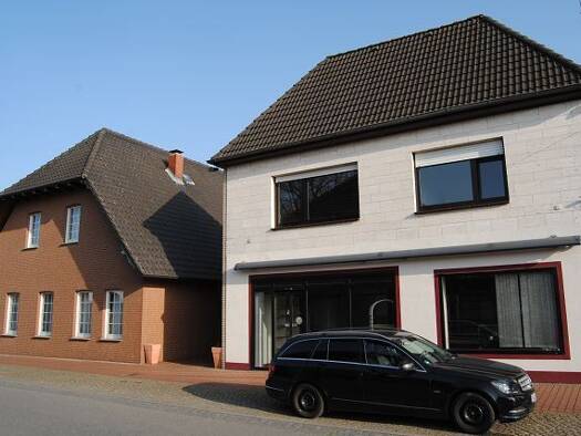 Mehrfamilienhaus zum Kauf als Kapitalanlage geeignet 439.000 € 12 Zimmer 400 m² 2.470 m² Grundstück Uchte 31600