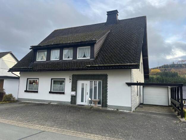 Mehrfamilienhaus zum Kauf 199.000 € 7 Zimmer 150 m² 530 m² Grundstück Züschen Winterberg-Züschen 59955