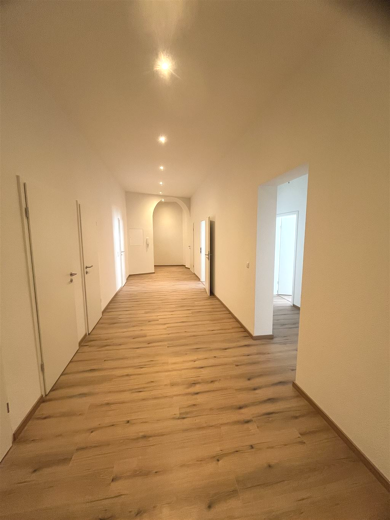 Wohnung zur Miete 1.520 € 8 Zimmer 190 m² 1. Geschoss frei ab sofort Wurzen Wurzen 04808