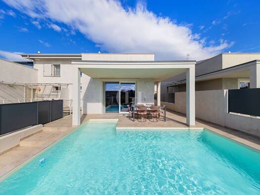 Villa zum Kauf 890.000 € 4 Zimmer 152 m² 88 m² Grundstück frei ab sofort Via Bottego 2 Sirmione 25019