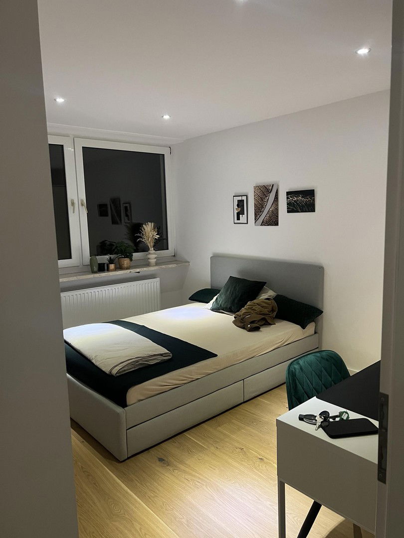 WG-Zimmer zur Miete Wohnen auf Zeit 850 € 15,2 m²<br/>Wohnfläche 01.10.2024<br/>Verfügbarkeit Höglwörther Str. 363 Obersendling München 81379