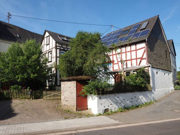 Bauernhaus zum Kauf 345.000 € 6,5 Zimmer 163 m² 322 m² Grundstück Uhler 56290