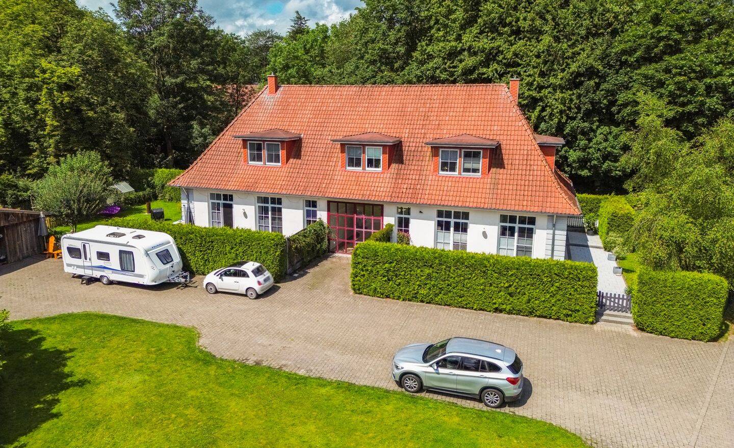 Immobilie in Ahlefeld-Bistensee - Drei Häuser, ein Grundstück - attraktive Anlagemöglichkeit oder Selbstnutzung! - Bild 2