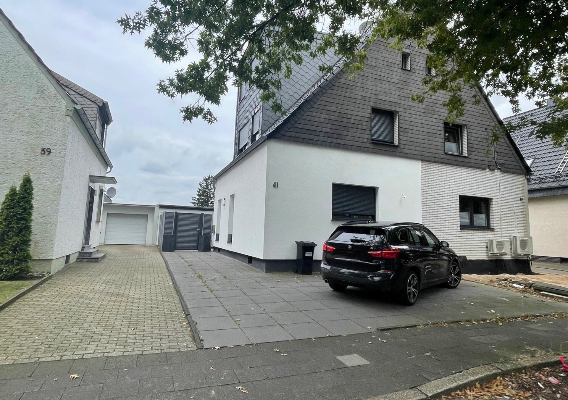 Doppelhaushälfte zur Zwangsversteigerung 390.000 € 5 Zimmer 176 m²<br/>Wohnfläche 708 m²<br/>Grundstück Hochheide Duisburg 47198