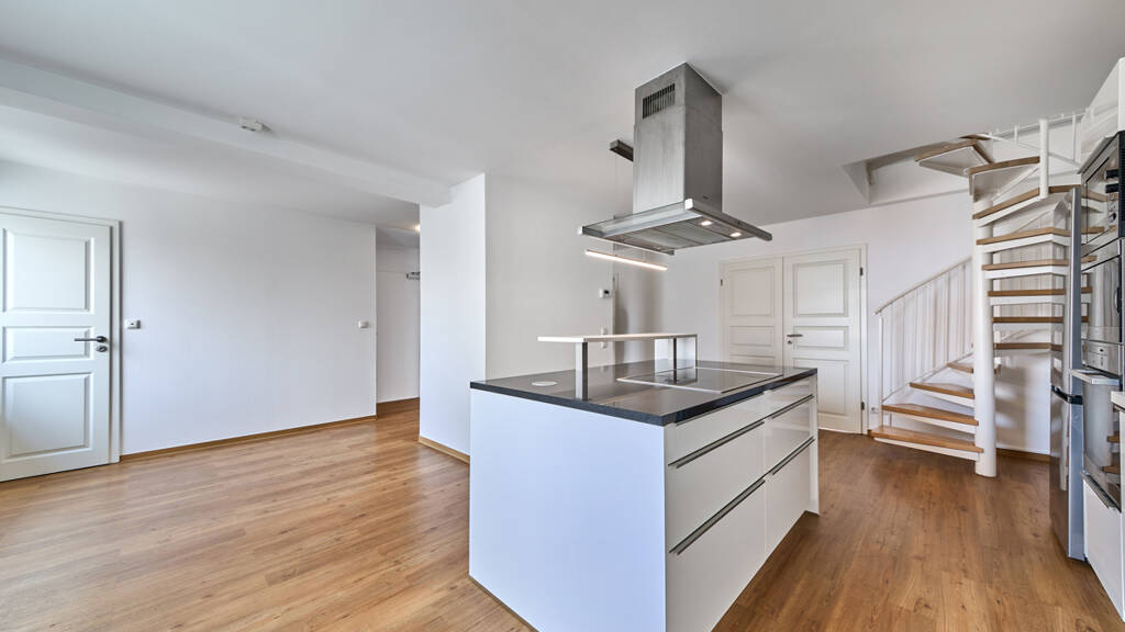 Maisonette zur Miete 2.200 € 4,5 Zimmer 140 m² 5. Geschoss Wiesbaden Wiesbaden / Wiesbaden Mitte 65185