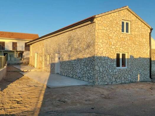 Haus zum Kauf 250.000 € 2 Zimmer 120 m² Polaca
