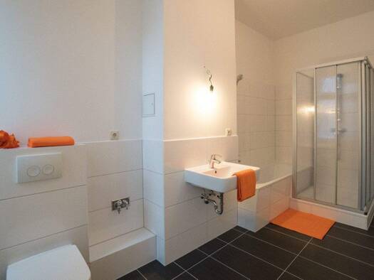 Studio zur Miete 900 € 4 Zimmer 106 m² 1. Geschoss frei ab 01.02.2026 Alexander-Puschkin-Straße 7 Stadtfeld Ost Magdeburg 39108