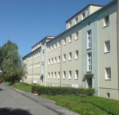 Wohnung zur Miete 299 € 2 Zimmer 50 m² Dachgeschoss Uhlstr. 19 Alt-Lusan Gera 07549
