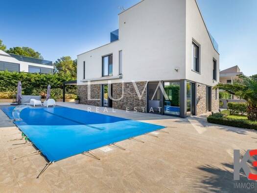 Haus zum Kauf 2.600.000 € 6 Zimmer 330 m² Fazana 52212