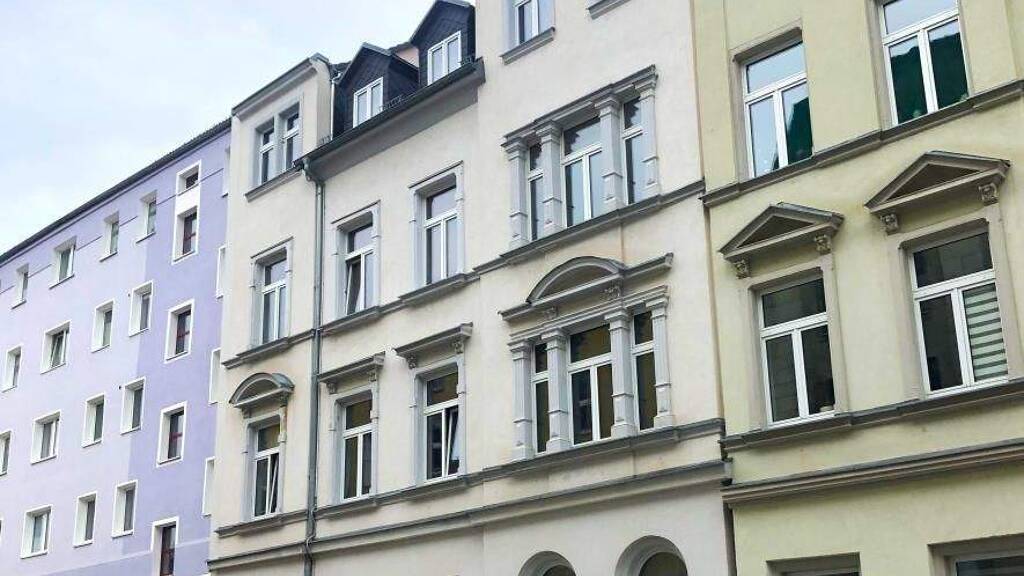 Wohnung zur Miete 533 € 4 Zimmer 100,4 m² 3. Geschoss Friedrich-Engels-Straße 23 Stadtmitte Plauen 08523