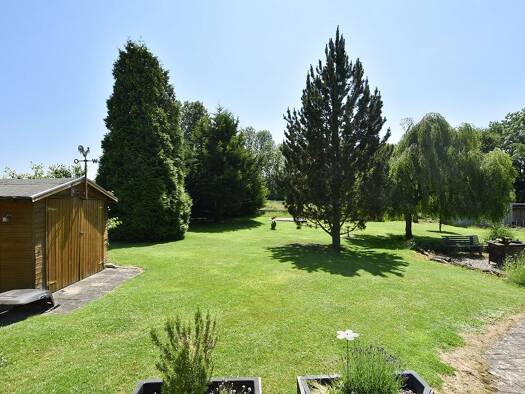 Mehrfamilienhaus zum Kauf 295.000 € 4 Zimmer 110 m² 1.556 m² Grundstück Brake Lemgo 32657