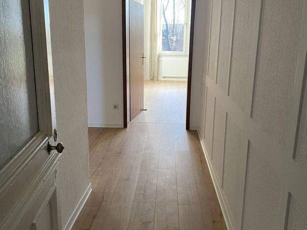 Wohnung zur Miete 750 € 3 Zimmer 93,8 m² 1. Geschoss frei ab 01.01.2026 Innenstadt Hof 95028