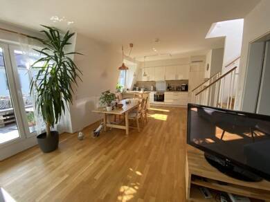 Wohnung zur Miete 1.300 € 3 Zimmer 93 m² 2. Geschoss frei ab 01.09.2025 Dieffenbachstraße 8 Friedberg Friedberg 61169