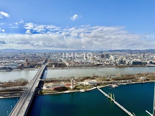 Wohnung zur Miete - Erstbezug 2.574 € 3 Zimmer 80,6 m² 37. Geschoss frei ab 01.11.2026 Wien 1220