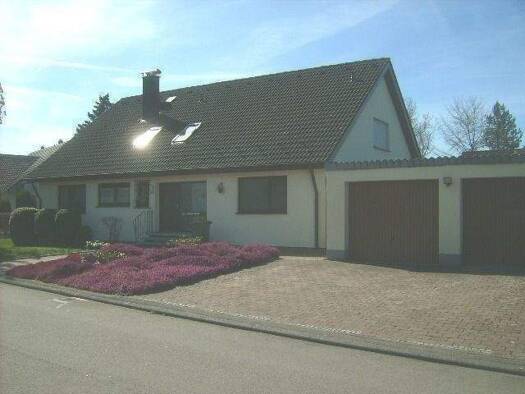 Einfamilienhaus zum Kauf als Kapitalanlage geeignet 600.000 € 7,5 Zimmer 172 m² 1.240 m² Grundstück Tuningen 78609