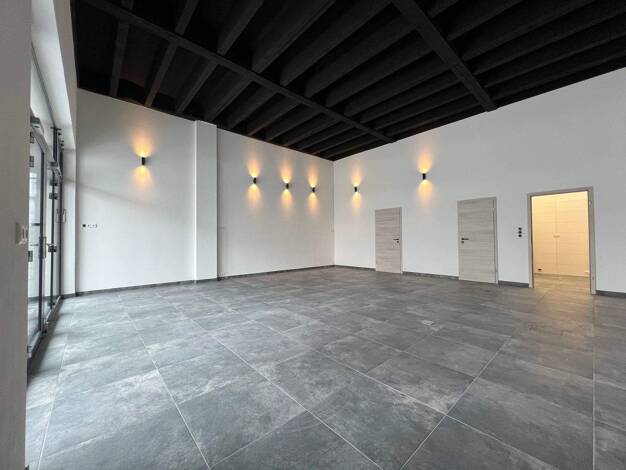 Restaurant zum Kauf 350.000 € 81,1 m² Gastrofläche Berliner Platz 1 Burghausen 84489