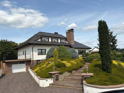 Einfamilienhaus zum Kauf 440.000 € 9 Zimmer 250 m² 1.643 m² Grundstück Bleialf 54608