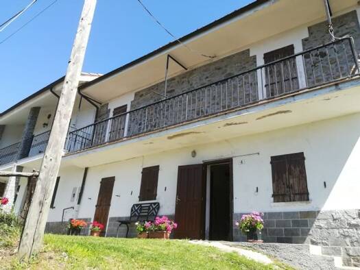 Doppelhaushälfte zum Kauf 70.000 € 5 Zimmer 112 m² 700 m² Grundstück frei ab sofort Pareto 15010