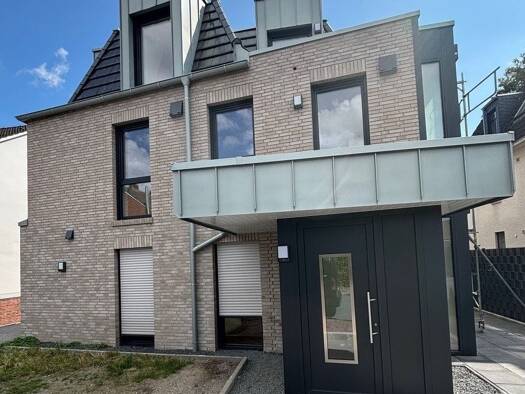 Mehrfamilienhaus zum Kauf - Erstbezug nur mit Wohnberechtigungsschein als Kapitalanlage geeignet 1.559.000 € 10 Zimmer 287 m² 637 m² Grundstück Donnerschwee Oldenburg 26125
