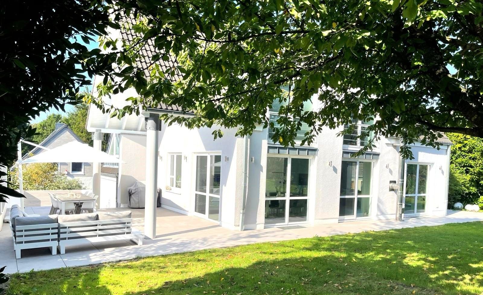 Einfamilienhaus zum Kauf 1.160.000 € 5 Zimmer 210 m²<br/>Wohnfläche 1.250 m²<br/>Grundstück Holthausen - Südost Mülheim an der Ruhr 45481