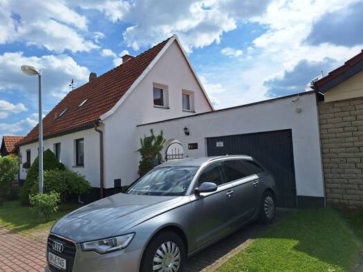Doppelhaushälfte zur Miete 790 € 5 Zimmer 120 m² 600 m² Grundstück frei ab sofort Menteroda 99996