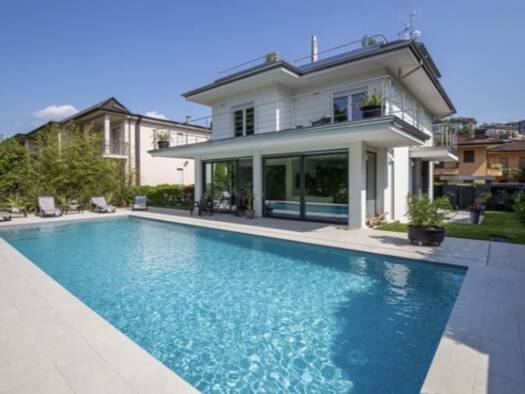 Villa zum Kauf 1.980.000 € 5 Zimmer 264 m² 610 m² Grundstück frei ab sofort Stresa