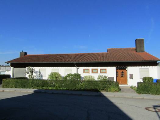Reihenmittelhaus zum Kauf 395.000 € 5 Zimmer 140 m² 748 m² Grundstück frei ab sofort Haidenhof-Nord Passau 94036