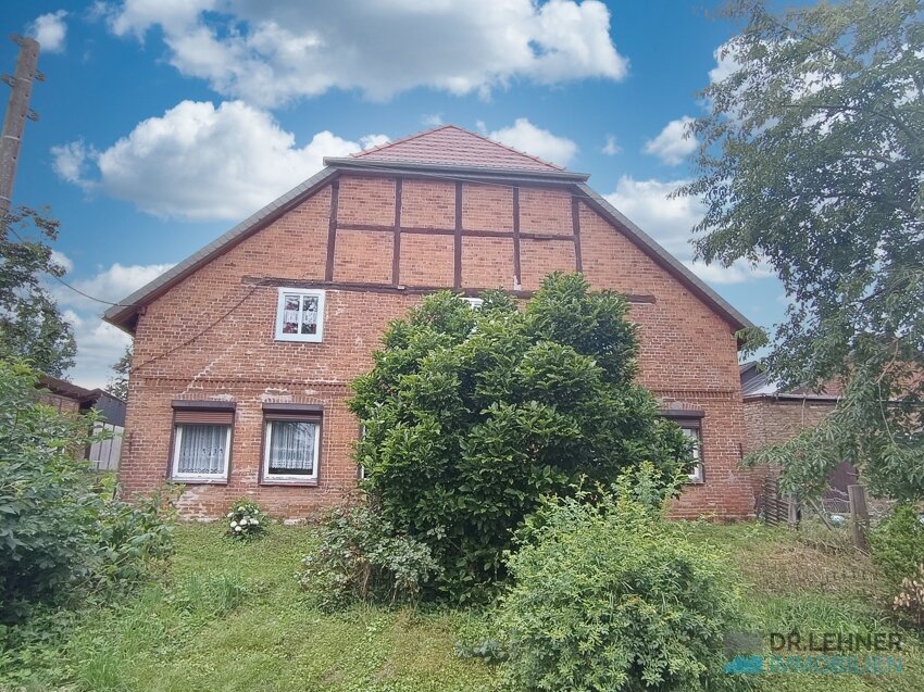 Bauernhaus zum Kauf 89.000 € 6,5 Zimmer 100 m²<br/>Wohnfläche 4.861 m²<br/>Grundstück Besandten Besandten / Baarz 19309