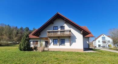 Einfamilienhaus zum Kauf 499.000 € 8 Zimmer 227,8 m² 2.232 m² Grundstück frei ab sofort Ruppertslohe Lauterhofen 92283