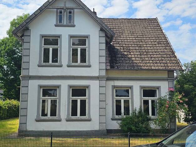 Villa zum Kauf 159.000 € 5 Zimmer 130 m² 627 m² Grundstück frei ab sofort Laumühlen Hechthausen 21755