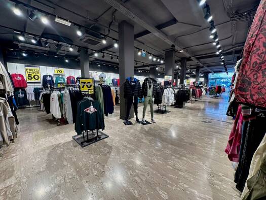Laden zum Kauf 1.000.000 € 550 m² Verkaufsfläche Rovereto 38068