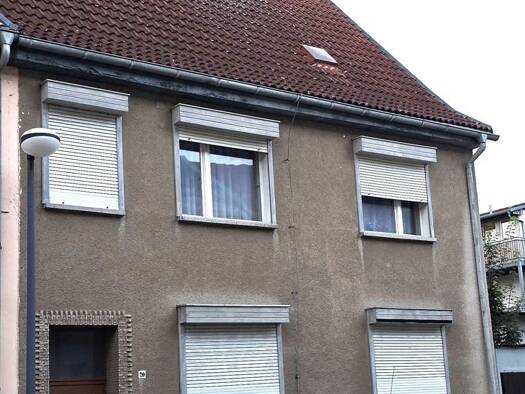 Haus zum Kauf 63.000 € 4 Zimmer 98 m² 300 m² Grundstück Coswig Coswig (Anhalt) 06869