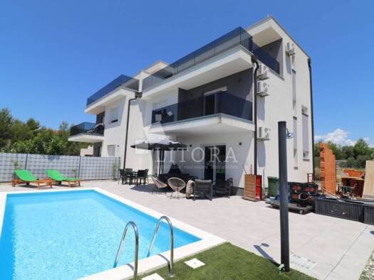 Haus zum Kauf 429.000 € 5 Zimmer 160 m² Srima, Vodice Vodice