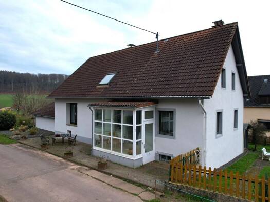 Haus zum Kauf 199.000 € 120 m² 1.977 m² Grundstück Neuheilenbach 54597