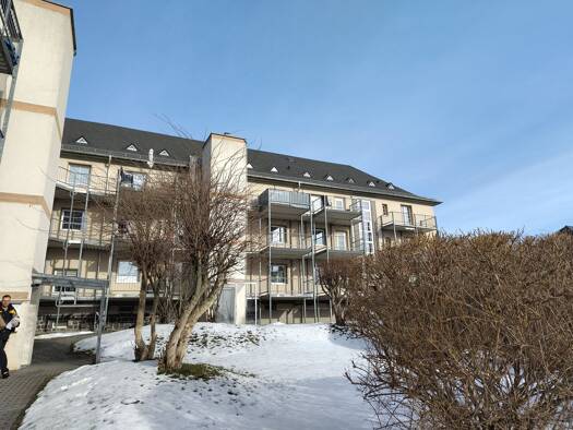 Wohnung zur Miete 310 € 2 Zimmer 49 m² Geschoss 1/3 frei ab sofort Mittelstraße 1 Hartmannsdorf 09232