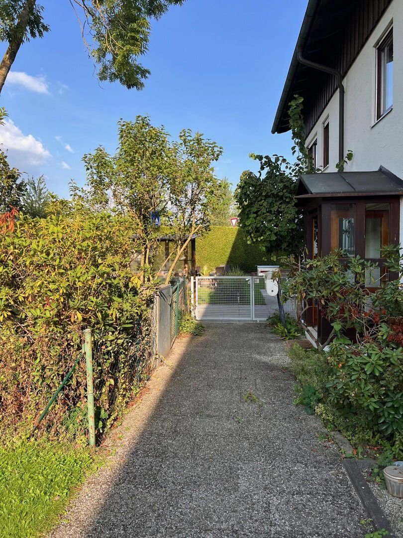 Reihenmittelhaus zum Kauf provisionsfrei 1.180.000 € 5 Zimmer 160 m²<br/>Wohnfläche 317 m²<br/>Grundstück Max-Josef-Str. 43 Ismaning Ismaning 85737